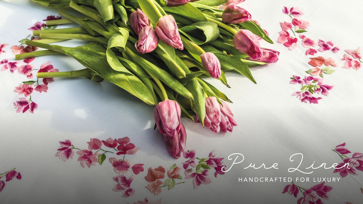 Où acheter du linge de maison de luxe à proximité des hôtels-palaces parisiens au printemps?