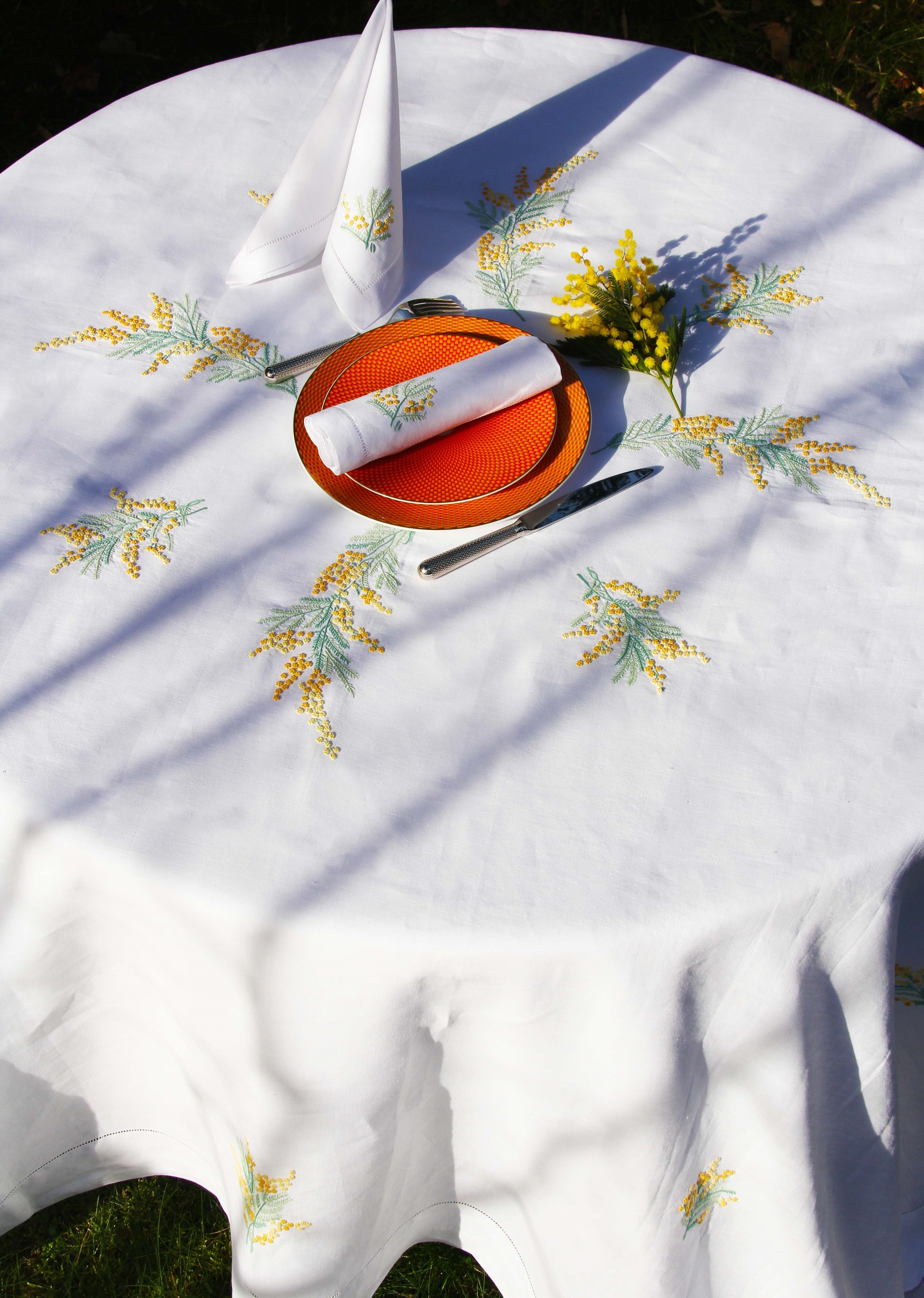Nappe lin brodée Mimosa